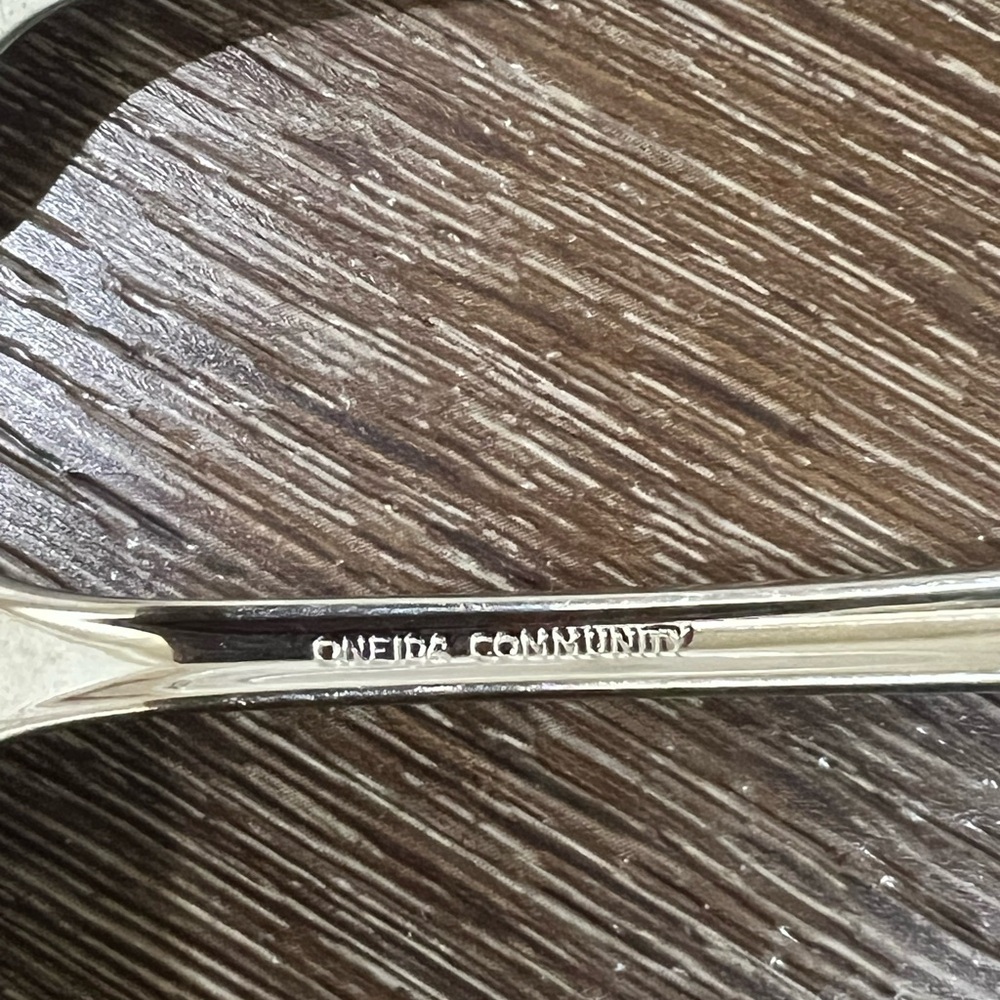 Oneida community Elegant Silver flatware 13 piesces - Picture 3 of 4